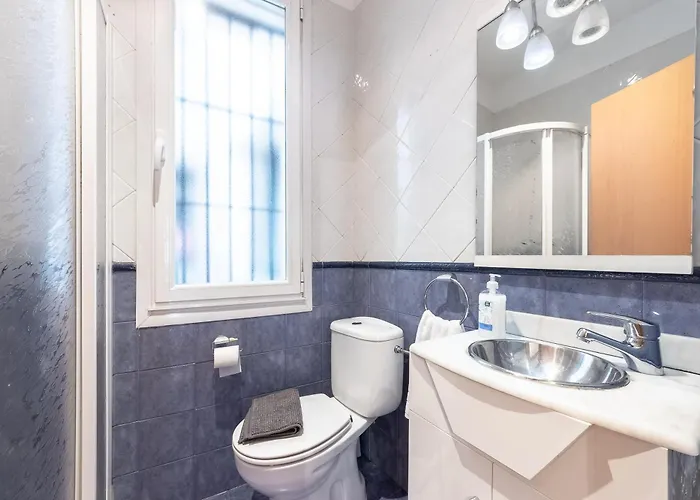 Acogedor A Un Paso Del Casco Viejo Бильбао