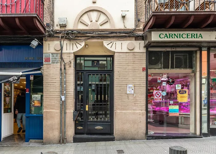 Acogedor A Un Paso Del Casco Viejo Бильбао